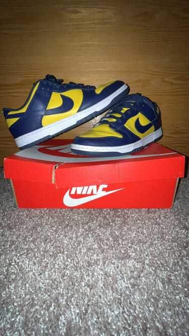 Nike “Michigan” Dunks