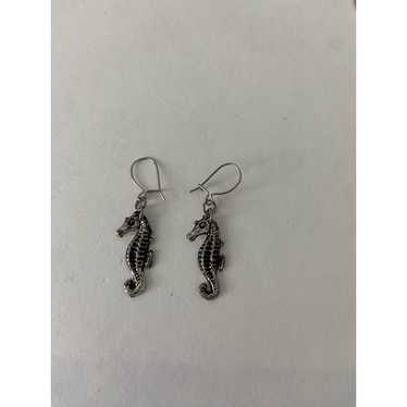 Generic seahorse earrings silver tone - image 1