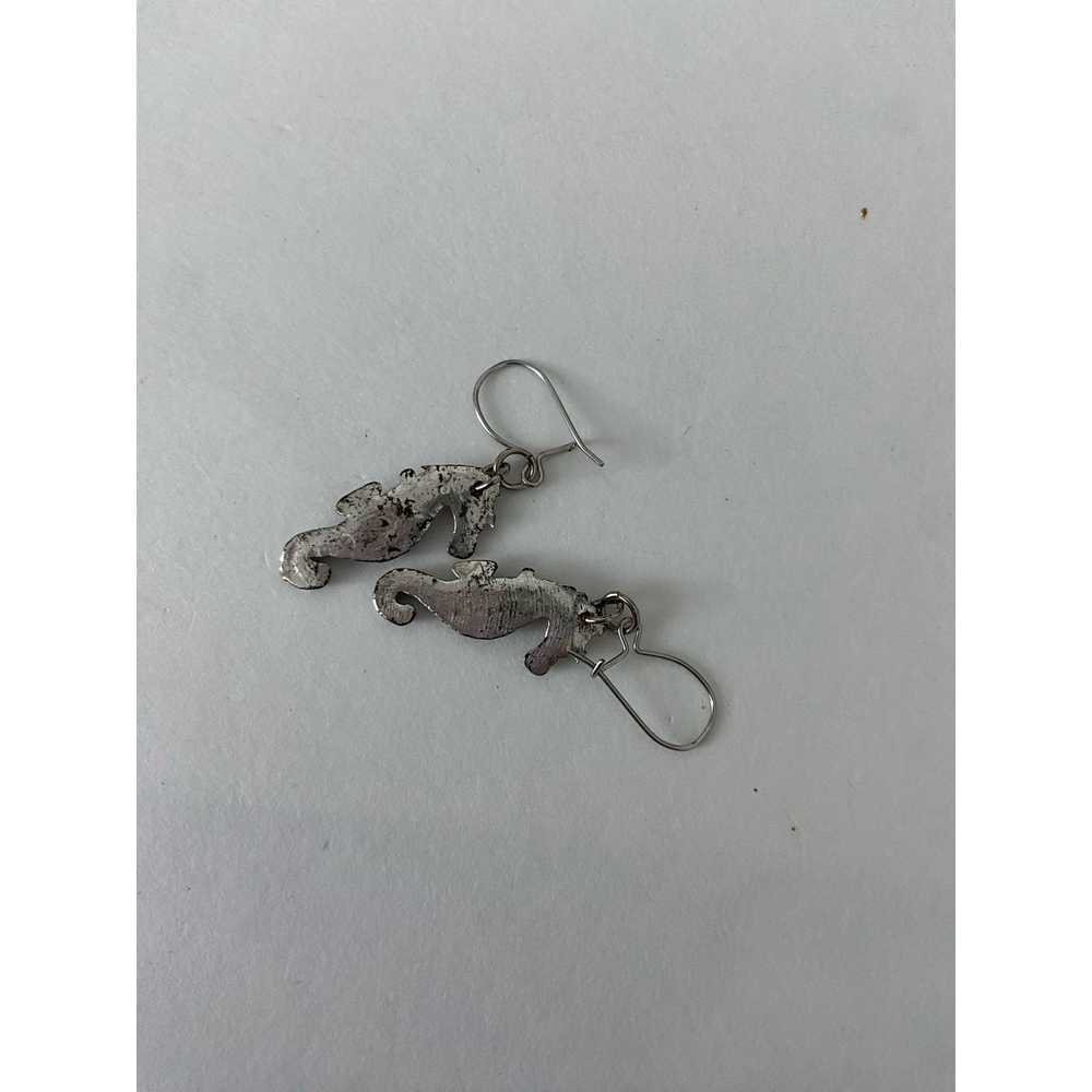 Generic seahorse earrings silver tone - image 4