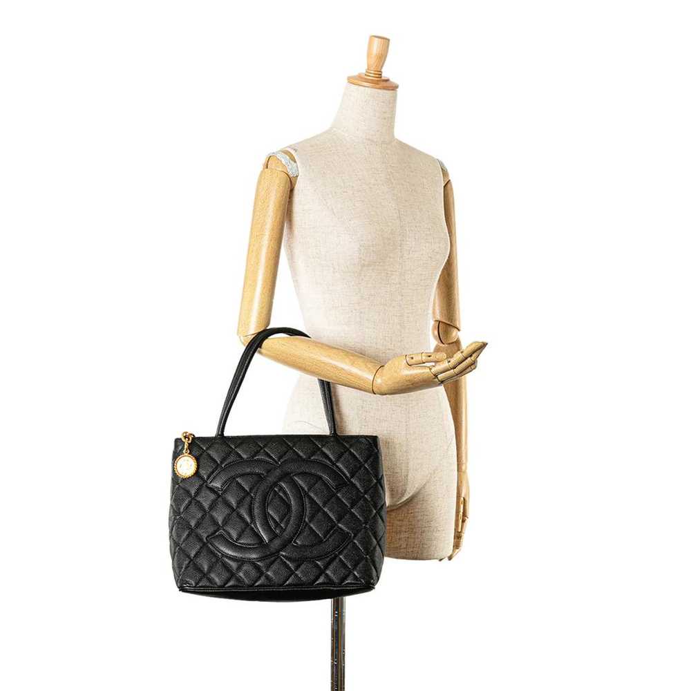 Chanel Leather tote - image 7