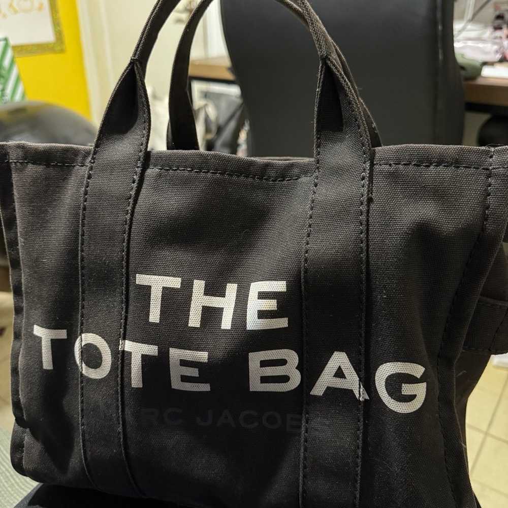 Marc Jacob’s - The Tote Bag Medium - image 2