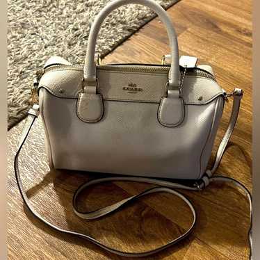 Authentic White Leather Coach Shoulder / Hand Bag