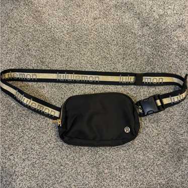 Lululemon Everywhere Belt Bag