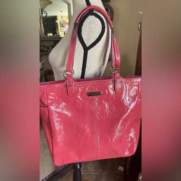 Coach gallery monogrammed patent pink tote handbag - image 1