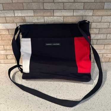 Tommy Hilfiger. The Flag Crossbody g6