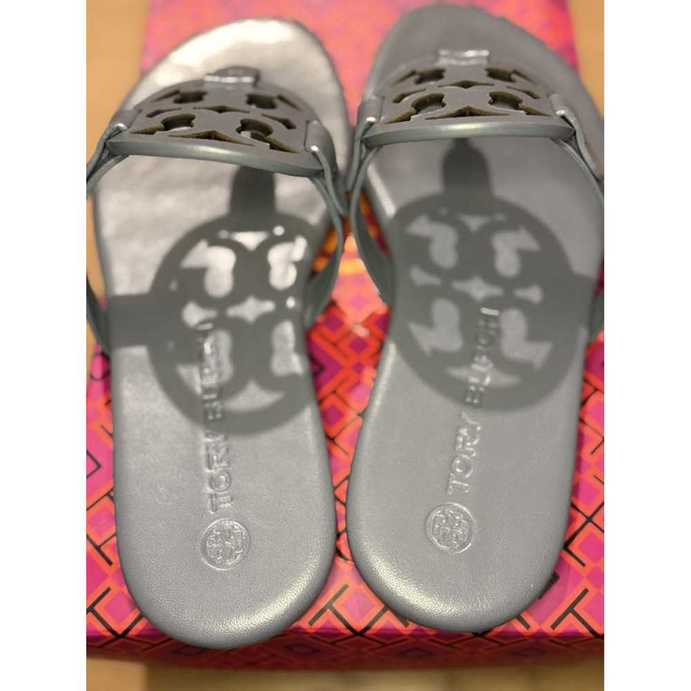 Tory Burch Leather flip flops - image 5