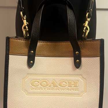 Coach Field Tote 22