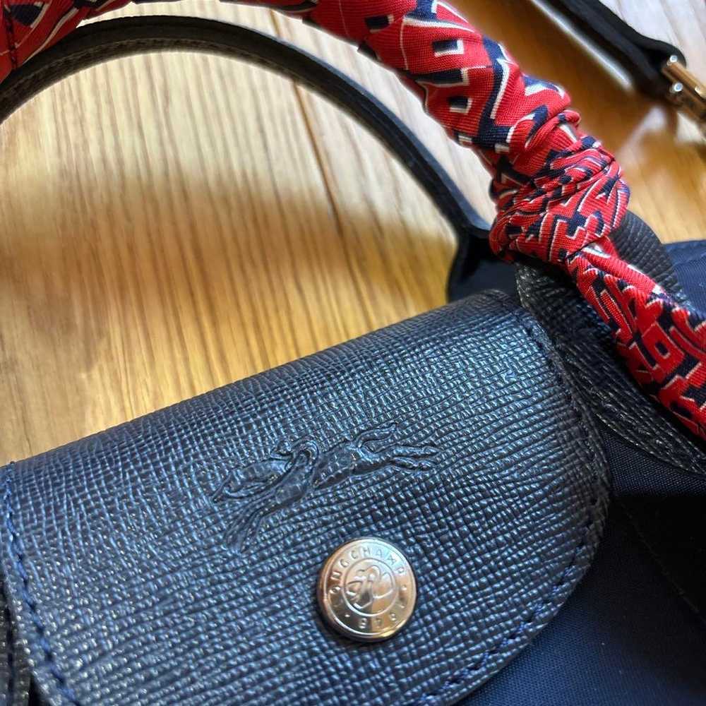 Excellent condition Longchamp navy crossbody bag - image 3