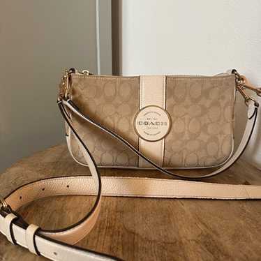 Coach Lonnie Baguette Beige