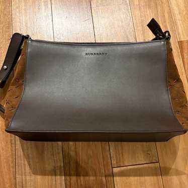 Burberry bag in excellent condition