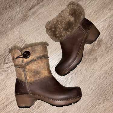 Dansko Stormy brown leather ankle boots