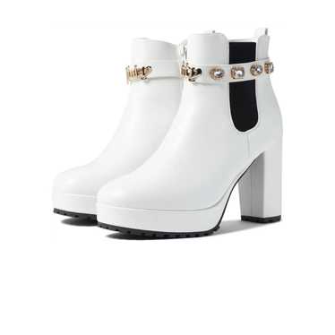 Juicy Couture White Boots size 8.5