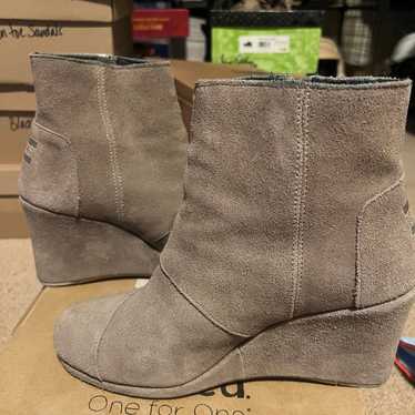 Toms suede wedge booties