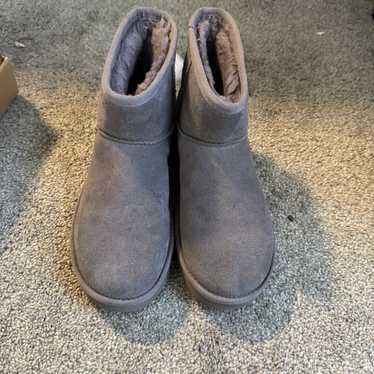 Grey uggs