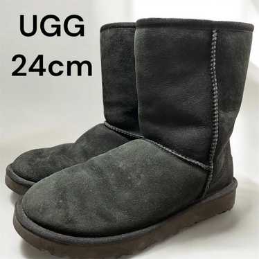 UGG 24cm CLASSIC SHORT Sheepskin Boots Black - image 1