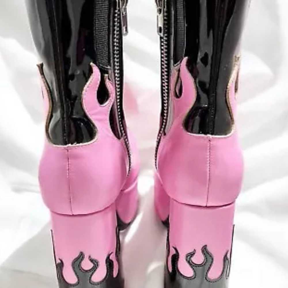 Size 7………Black & Pink Flame themed Platform Boots… - image 7