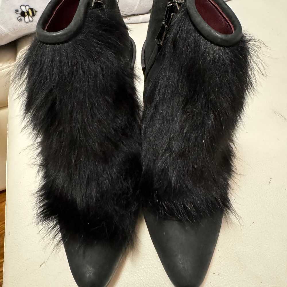 Acne studios black leather  fur trim boots - image 10