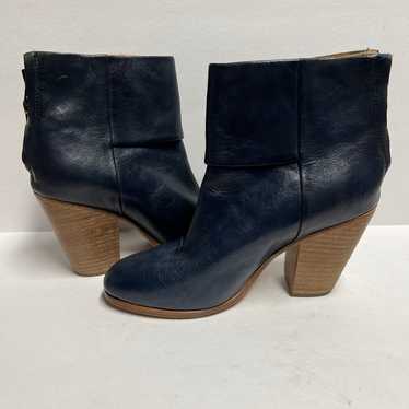 Rag and Bone Newbury Leather Booties. 37