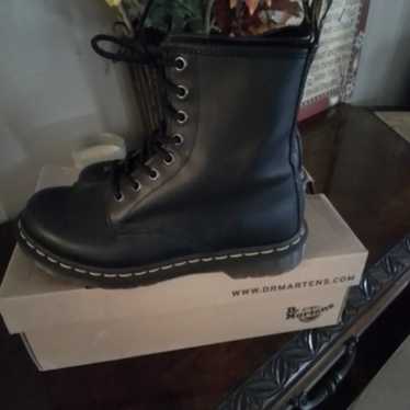 Doc Martens Womens Size 7