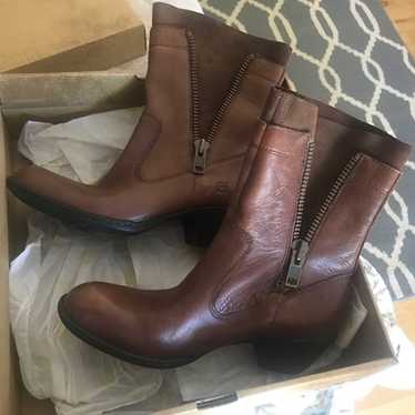 Born leather Mila Boots booties size 8M brown