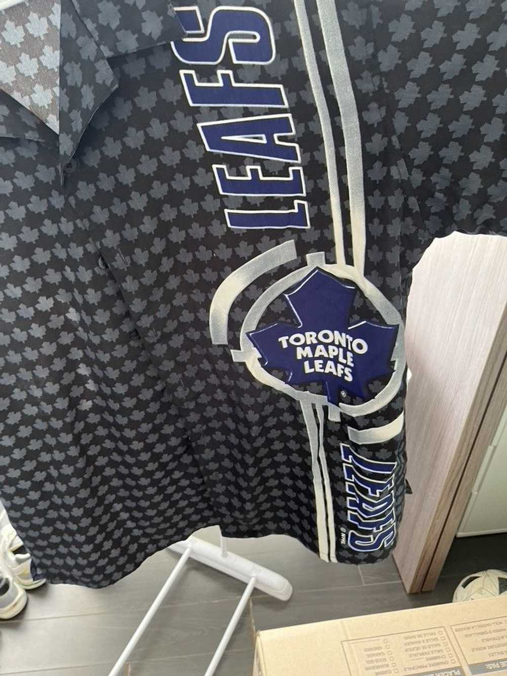 NHL × Vintage Vintage NHL Maple Leafs Button-up - image 5