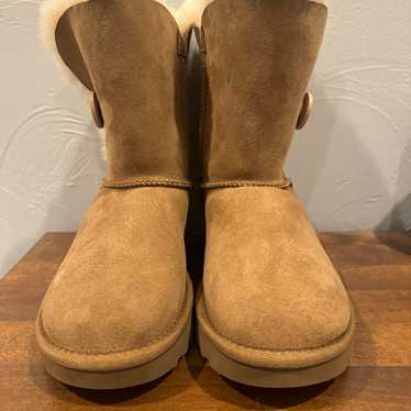 Ugg Bailey Button