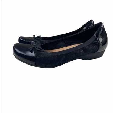 Clarks Women's Candra Glow Ballet Flat Black 6.5 - image 1