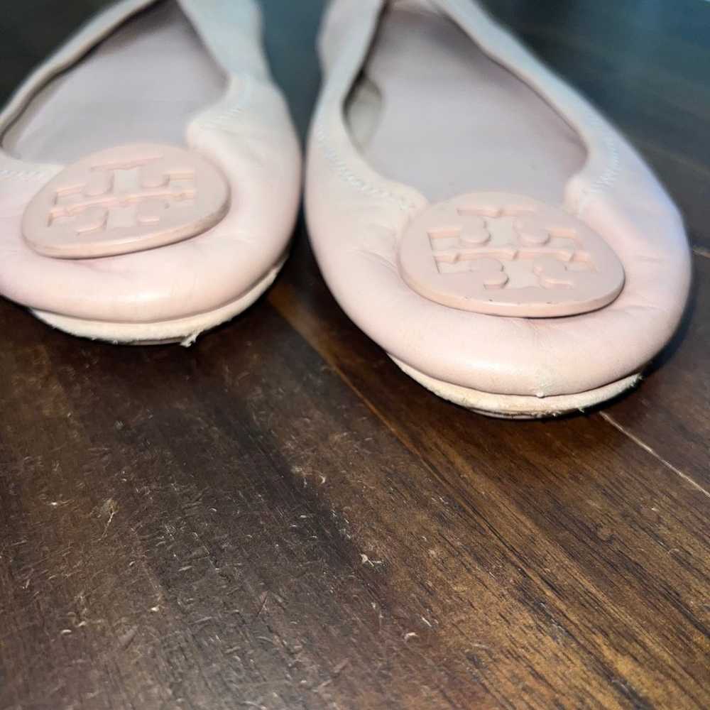 Tory Burch Minnie Travel Ballet flats nude size 7… - image 6