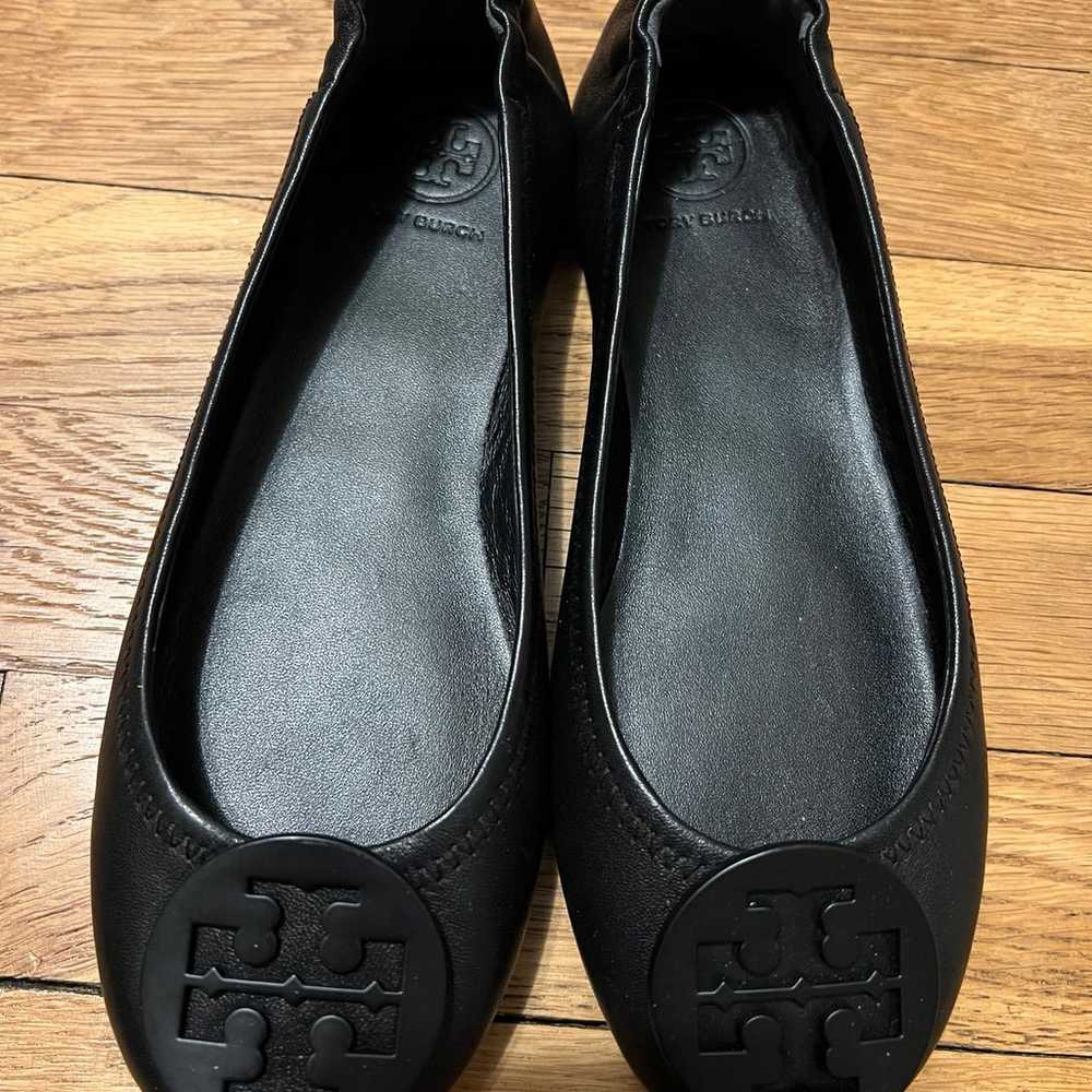 Tory Burch Black Minnie Ballet Flats Size 5.5 - image 2