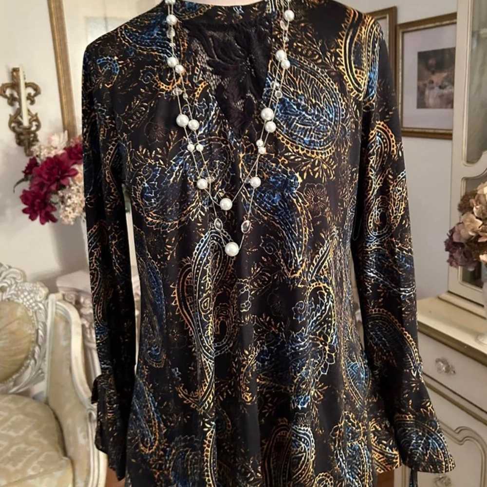 Preswisk and Moore Blouse size large NWOT! - image 2