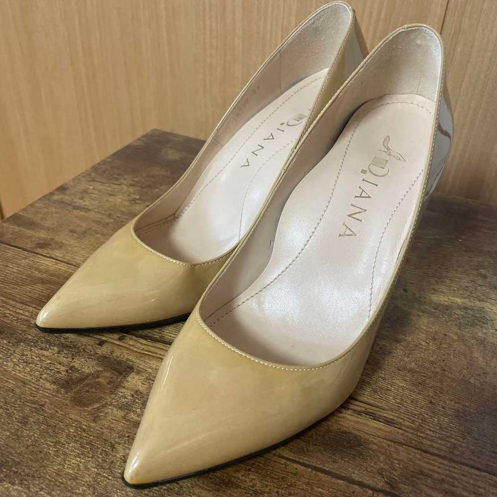 DIANA Beige 24cm Patent Leather Pumps - image 1