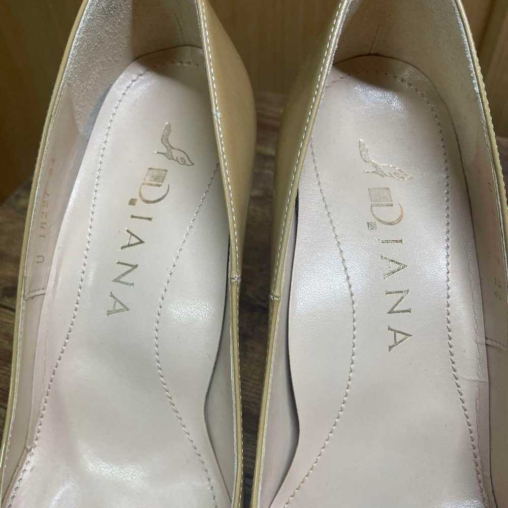 DIANA Beige 24cm Patent Leather Pumps - image 2