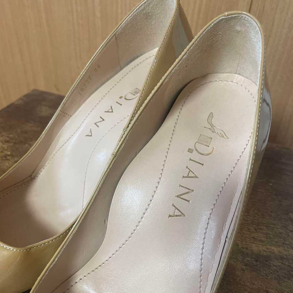 DIANA Beige 24cm Patent Leather Pumps - image 3