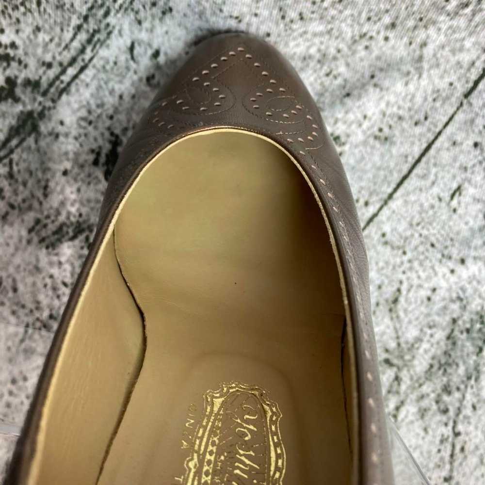 Ginza Yoshinoya Leather Pumps Medallion - image 9