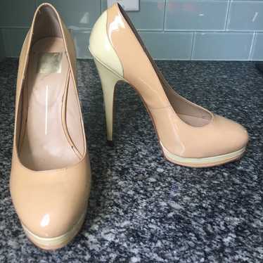 Dolce vita size 9 nude and cream patent 6" heels