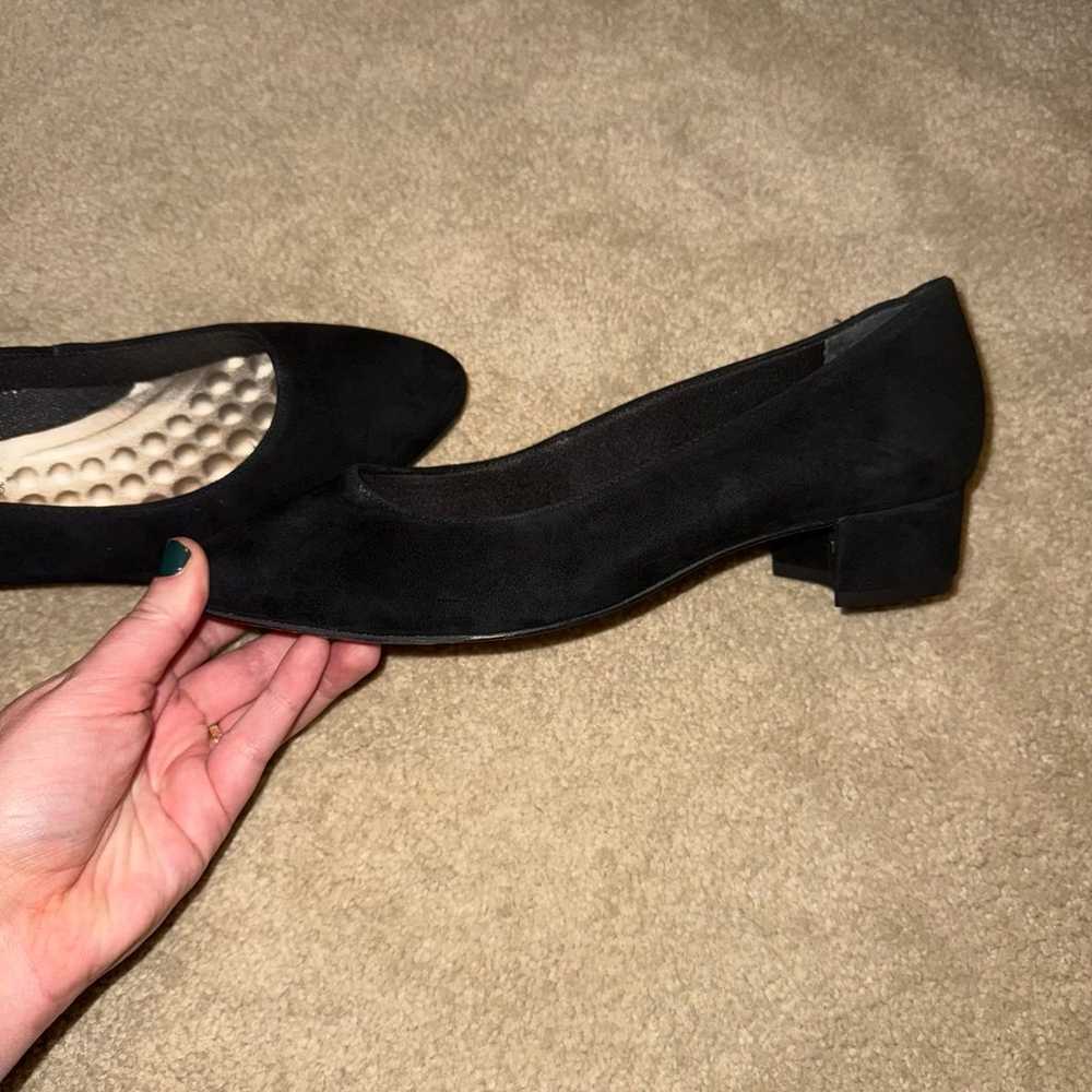 Walking Cradles Jessica faux suede Black Low Heel… - image 4