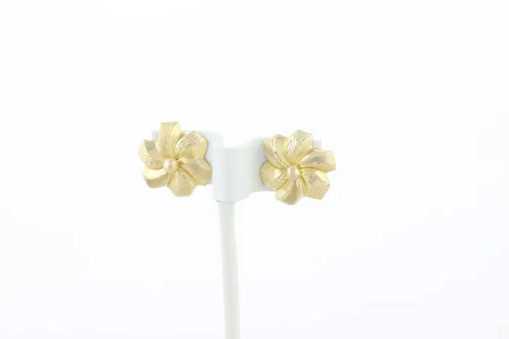 14k Yellow Gold Large Flower Stud Post Earrings S… - image 6