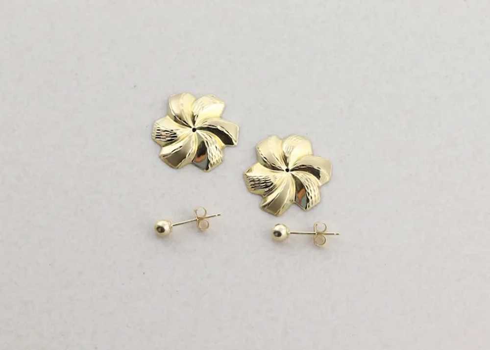 14k Yellow Gold Large Flower Stud Post Earrings S… - image 8