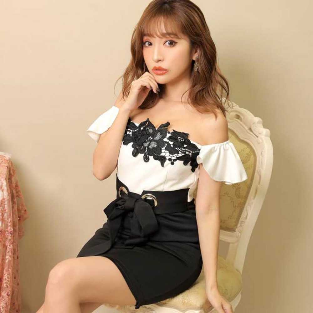 Daisy Frill Off-Shoulder Chemical Lace Tight Mini… - image 2