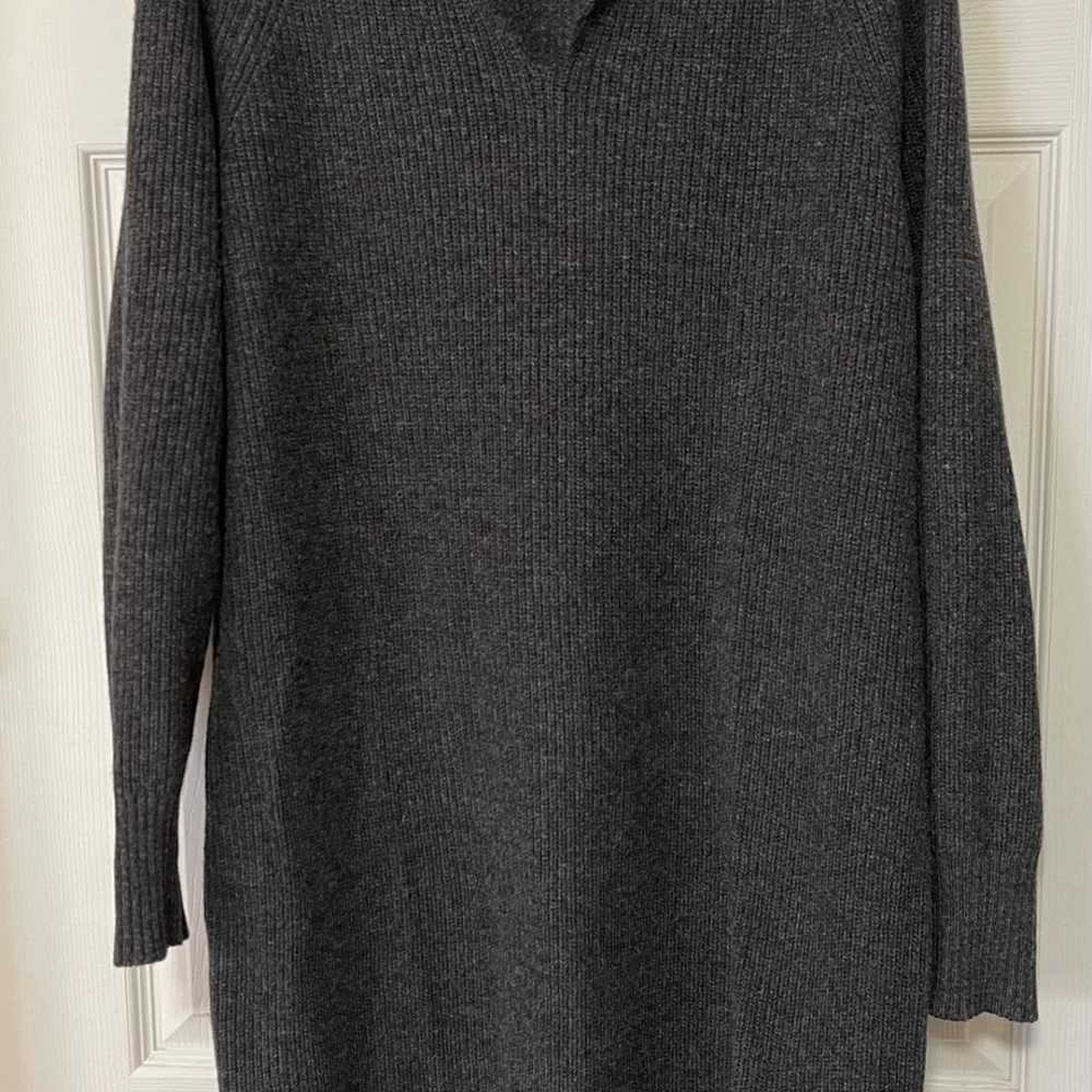 Boden Women's Gray Wool Blend Knit High V-Neck Lo… - image 2