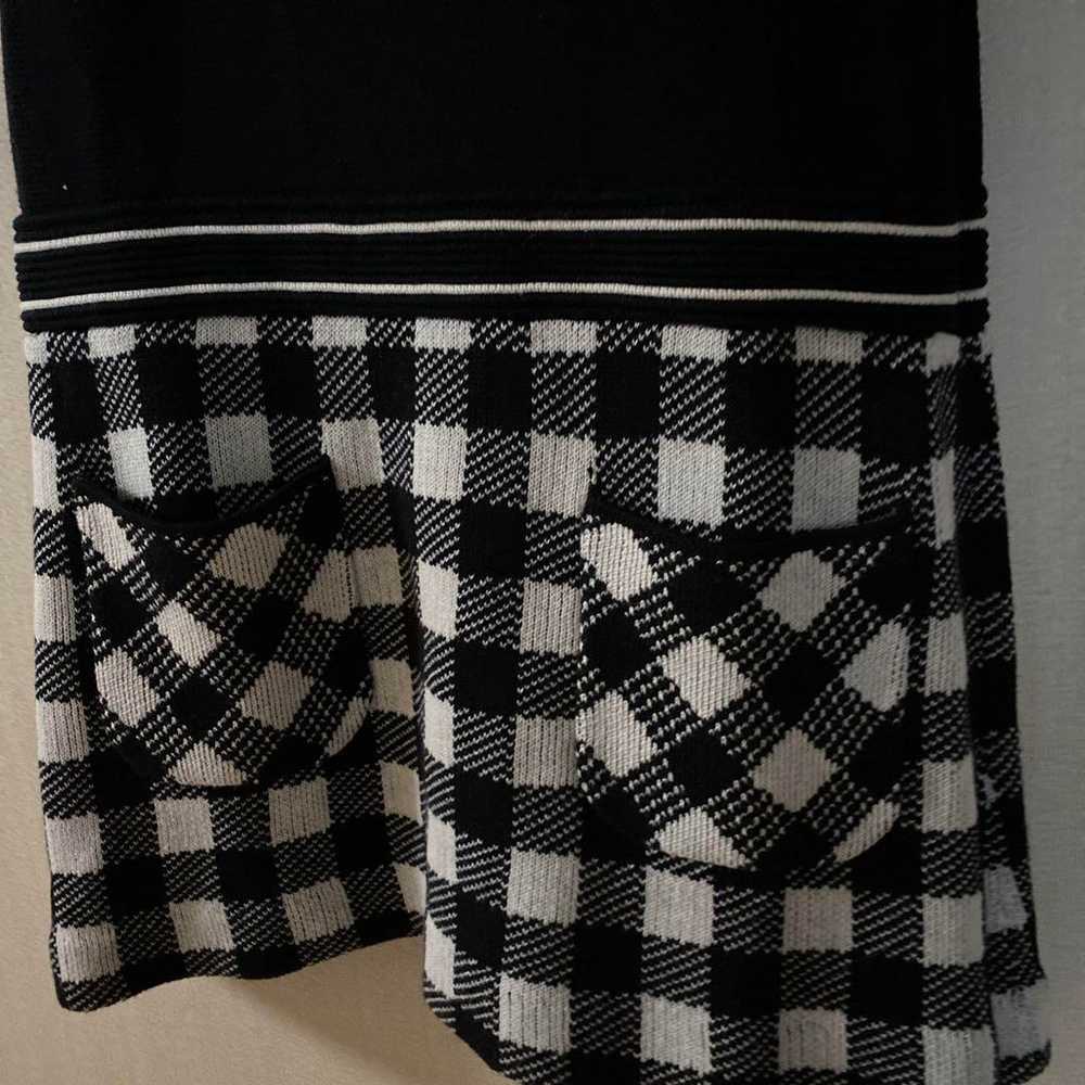 Black and white check knit dress - image 4