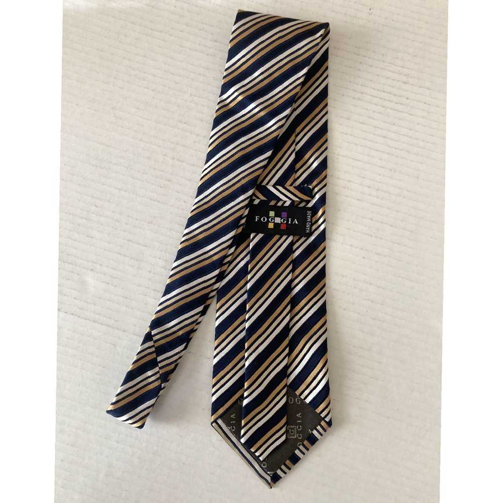 Vintage Elegant Silk Necktie for Men Featuring Ex… - image 3