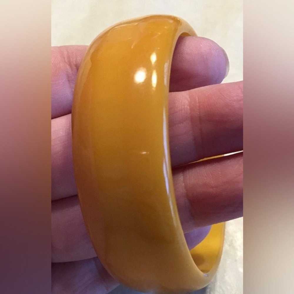 Vintage 1940s Two-Tone Butterscotch BAKELITE Dome… - image 4