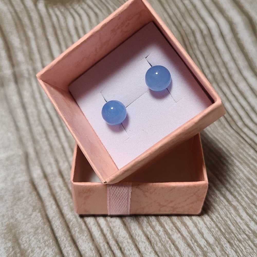 14k Post Vintage Blue Jadeite 7mm Stud Earrings - image 1