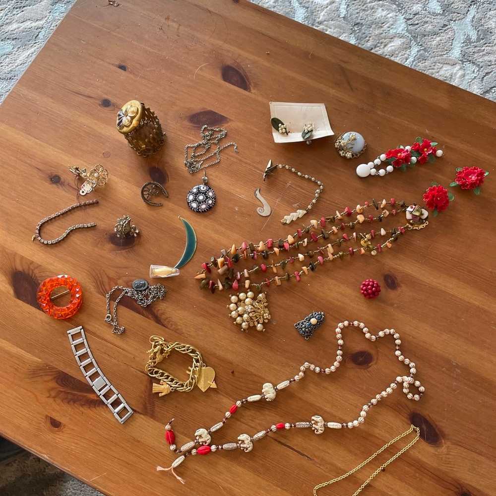 lot of vintage custom/estate jewelry. - image 1