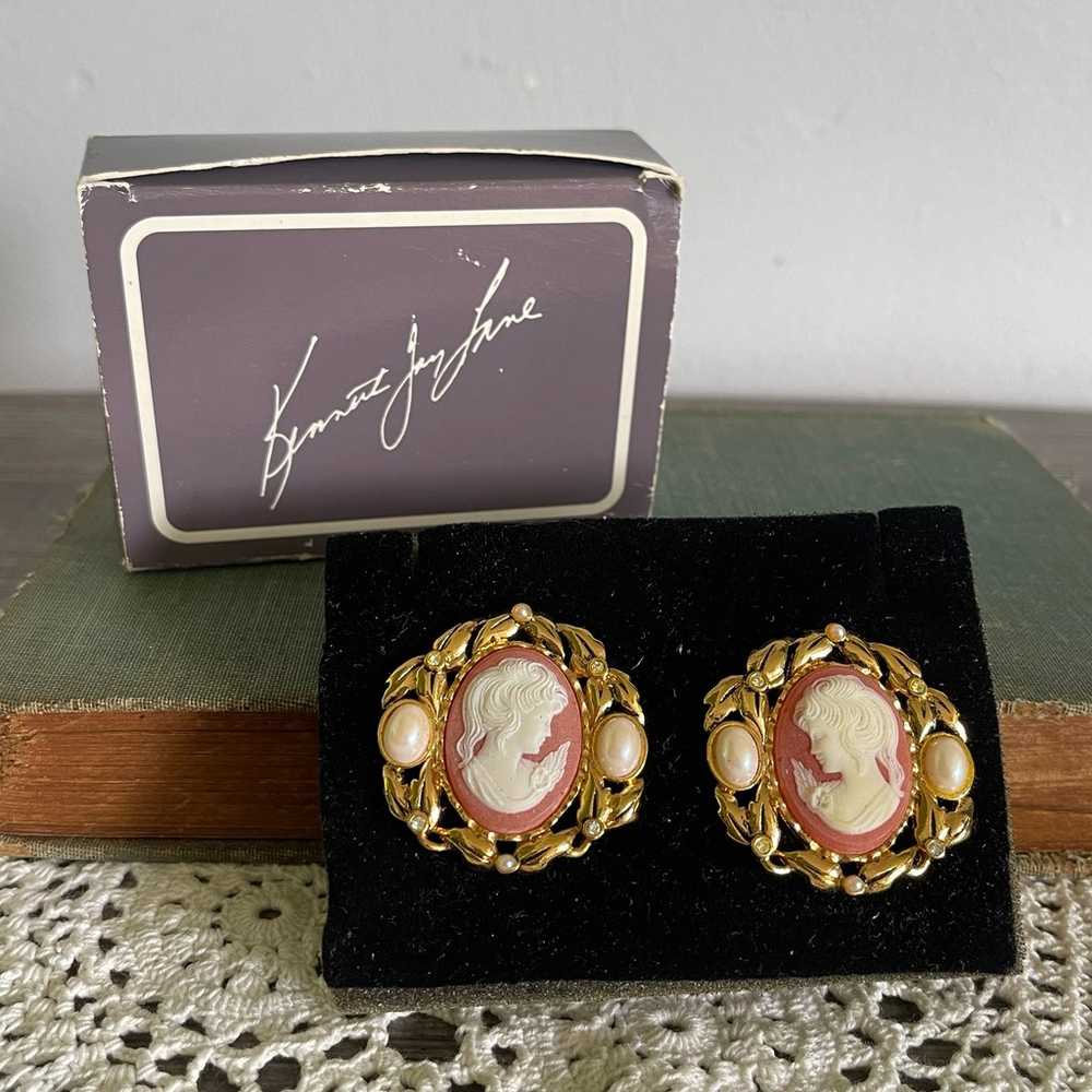 Vintage Kenneth Jay Lanr KJL by Avon Cameo Clip o… - image 1