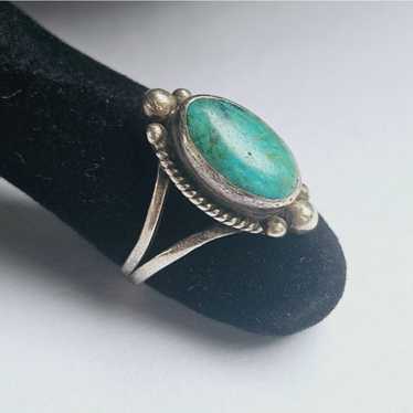 Vintage Silver and Turquoise Ring