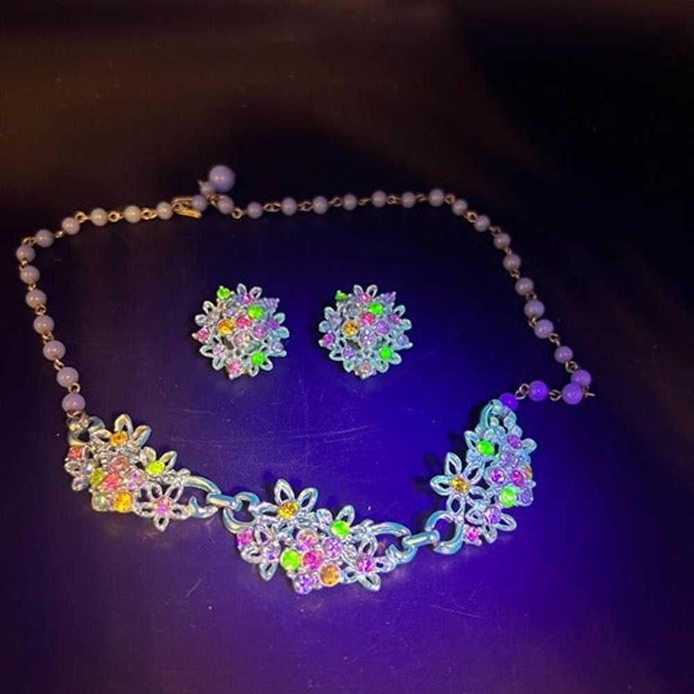 Vintage Flower Uranium Glass Necklace & Earrings … - image 1