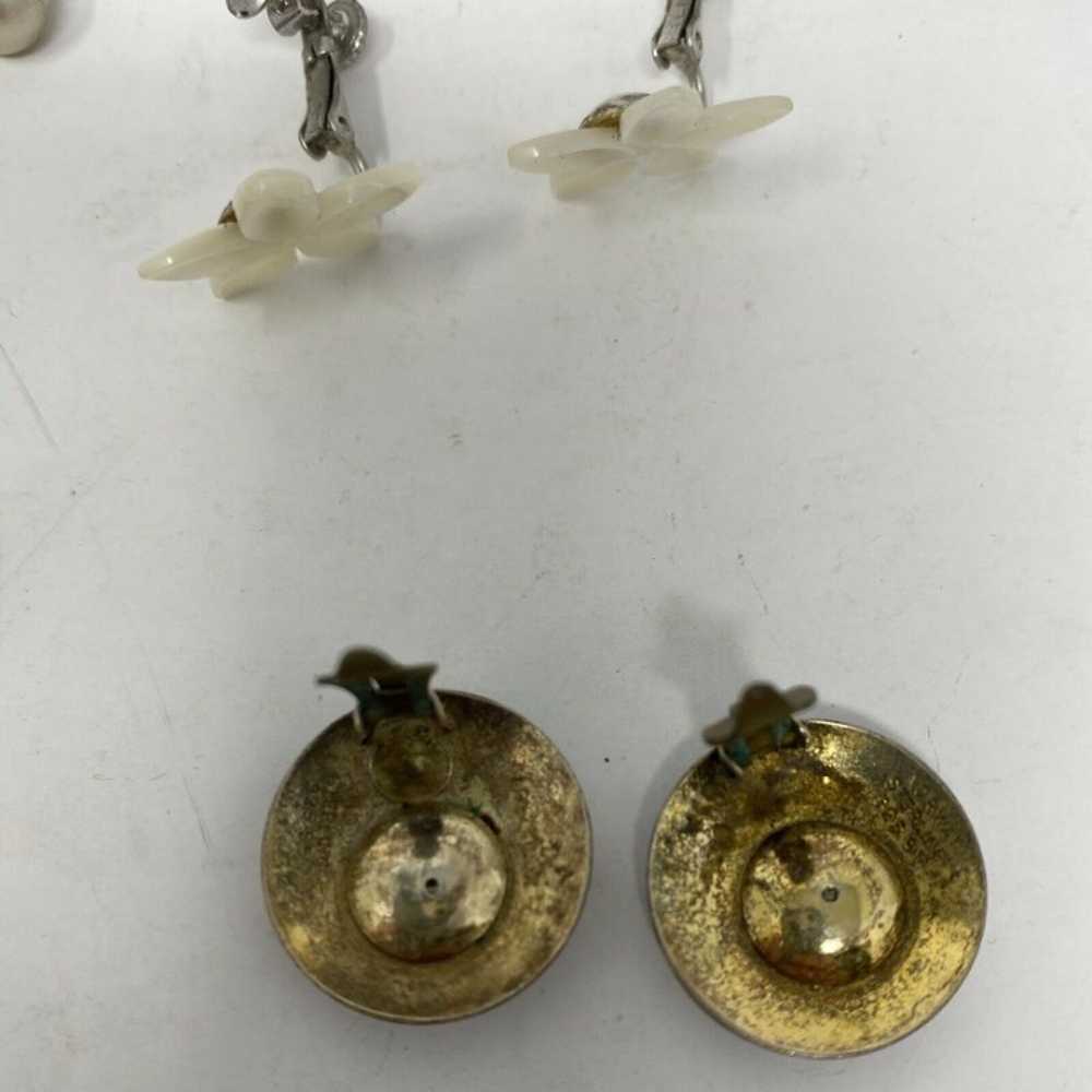 Vintage Earrings Lot 6 - Gold Tone Desig - image 11