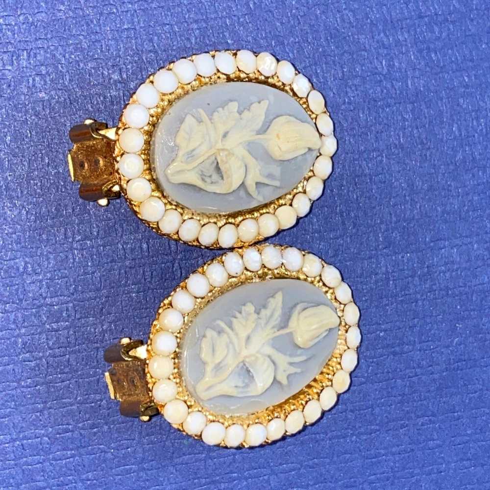 Alice Caviness Earrings Cameo Carved Tulips Vinta… - image 2